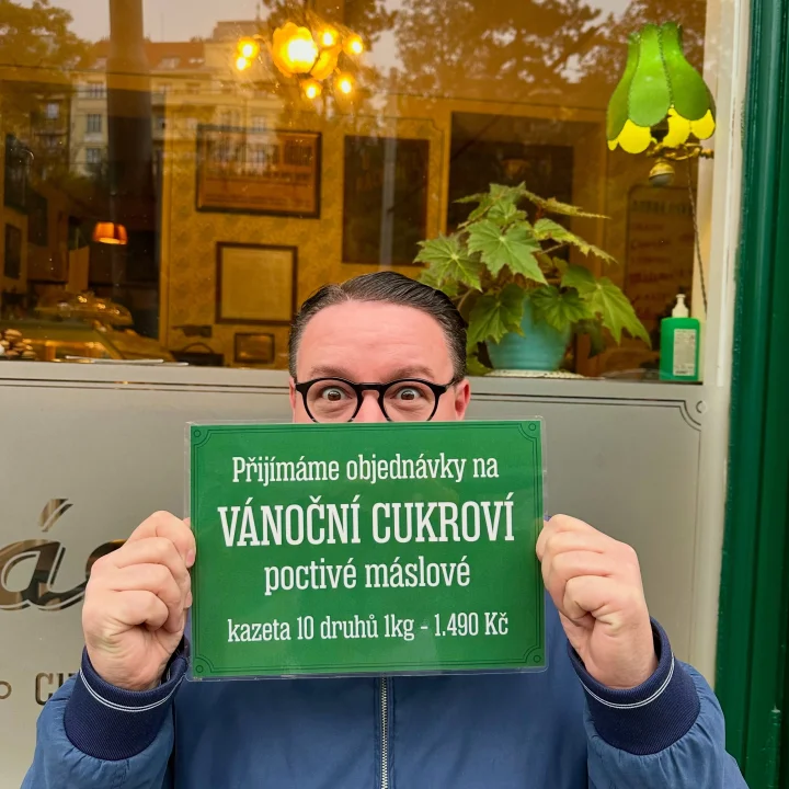 U nás se nic nemění… Vše každý rok stejné. ❤️
Cukroví poctivé, máslové, 10 druhů, 1 kg.
A cena stejná – 1 490 Kč.

Objednávky přijímáme online přes naše webové stránky, odkaz naleznete v popisku. ☺️
